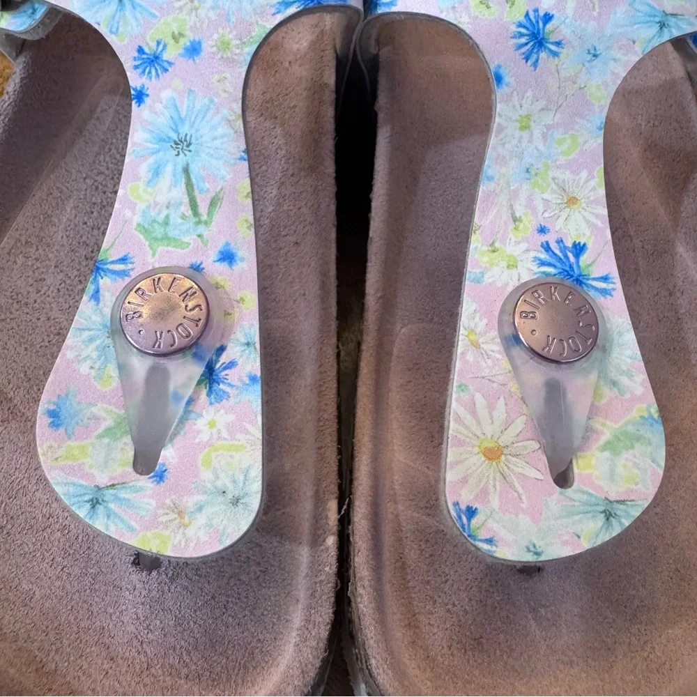 Birkenstock Kids Sandals with Floral Design. Size Kid’s 31 (13 - 13.5) - Picture 4 of 11